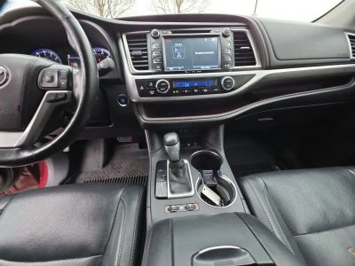 2017 Toyota Highlander - Photo 13