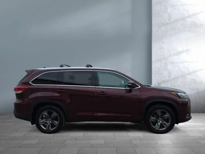 2017 Toyota Highlander - Photo 7