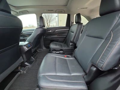 2017 Toyota Highlander - Photo 18