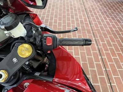 2025 Suzuki GSX-R1000 - Photo 17