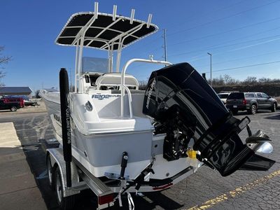 2024 Robalo R202 Explorer - Photo 4