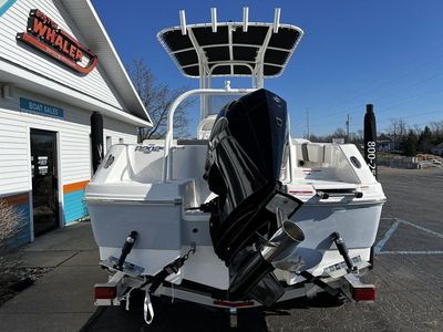 2024 Robalo R202 Explorer - Photo 6