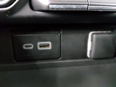 2023 Chevrolet Suburban — photo 21 view