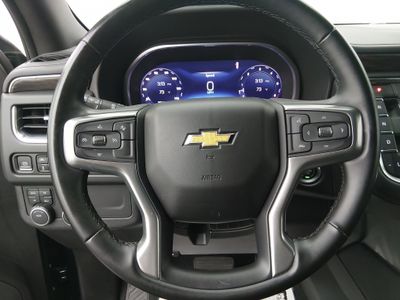 2023 Chevrolet Suburban — photo 12 view