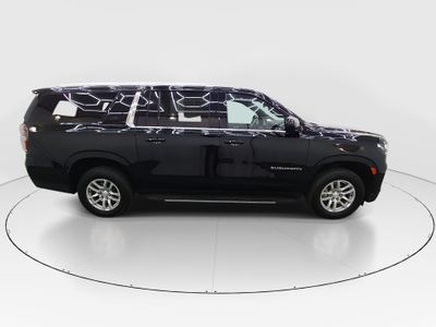 2023 Chevrolet Suburban — photo 8 view