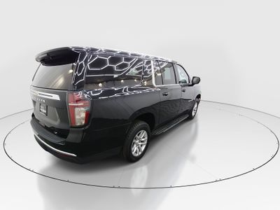 2023 Chevrolet Suburban — photo 7 view
