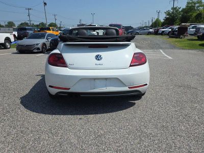 2018 Volkswagen Beetle Convertible — detail view
