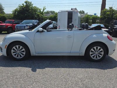 2018 Volkswagen Beetle Convertible — rear three-quarter view