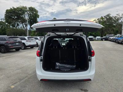 2026 Chrysler Pacifica — photo 38 view