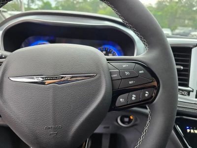 2026 Chrysler Pacifica — photo 20 view