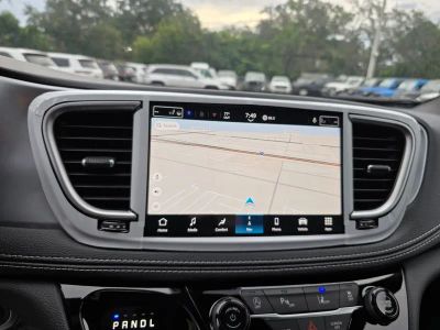 2026 Chrysler Pacifica — photo 23 view