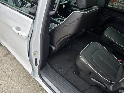 2026 Chrysler Pacifica — photo 29 view