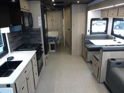 2026 Grand Design LINEAGE SERIES F - Photo 5