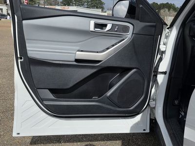 2022 Ford Explorer - Photo 14