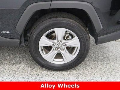 2025 Toyota RAV4 AWD — photo 10 view