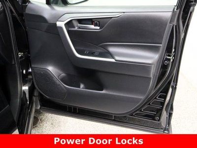 2025 Toyota RAV4 AWD — photo 35 view