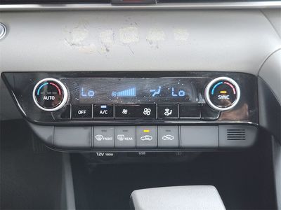 2022 Hyundai Elantra - Photo 12