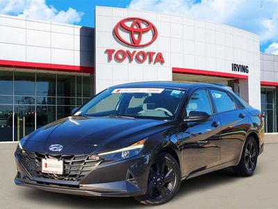 2022 Hyundai Elantra - Photo 1
