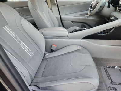 2022 Hyundai Elantra - Photo 9