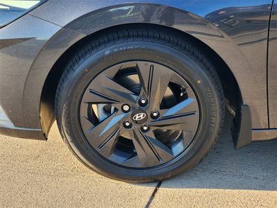 2022 Hyundai Elantra - Photo 7