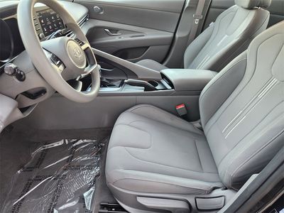 2022 Hyundai Elantra - Photo 8