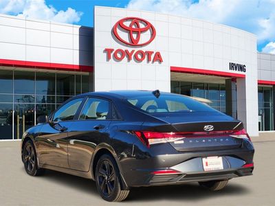 2022 Hyundai Elantra - Photo 3
