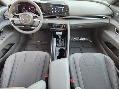 2022 Hyundai Elantra - Photo 17