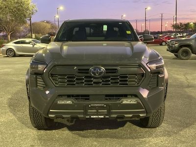 2025 Toyota Tacoma - Photo 2