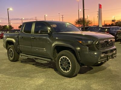 2025 Toyota Tacoma - Photo 3