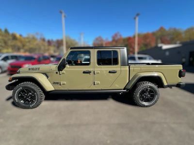 2026 Jeep Gladiator — rear three-quarter view