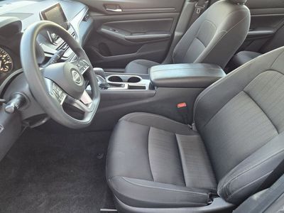 2024 Nissan Altima — photo 8 view