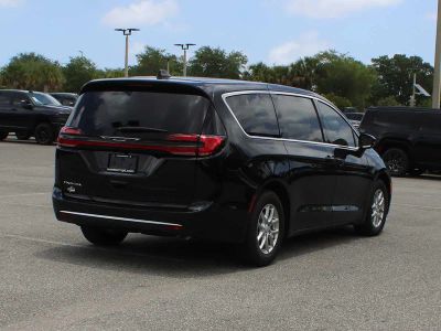 2027 Chrysler Pacifica — side profile view