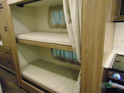 2024 Winnebago Sunstar - Photo 32