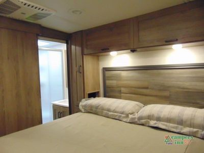 2024 Winnebago Sunstar - Photo 35