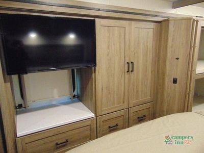 2024 Winnebago Sunstar - Photo 34