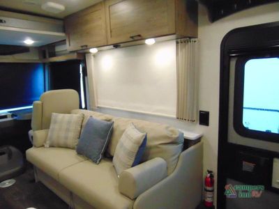 2024 Winnebago Sunstar - Photo 7