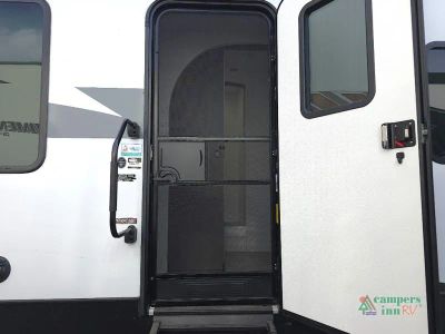 2024 Forest River RV Wildwood Platinum — photo 12 view