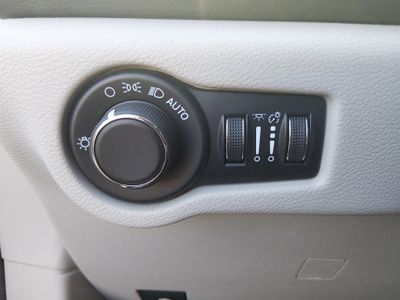 2023 Chrysler Voyager - Photo 13