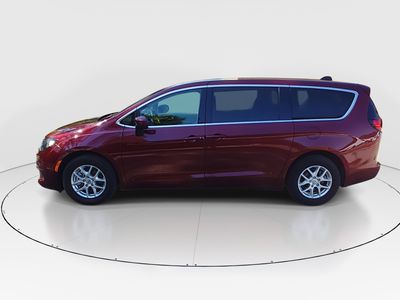 2023 Chrysler Voyager - Photo 4