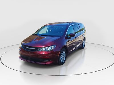 2023 Chrysler Voyager - Photo 3