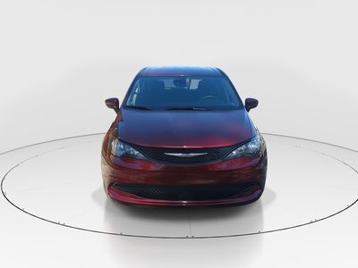 2023 Chrysler Voyager - Photo 2