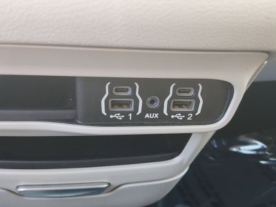2023 Chrysler Voyager - Photo 19