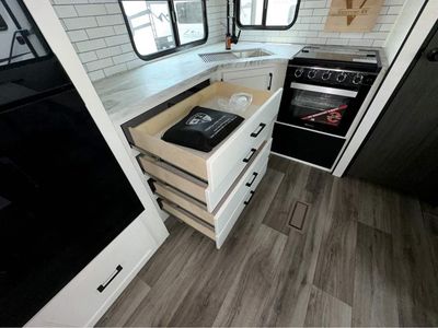 2026 VENTURE RV SPORTTREK - Photo 14
