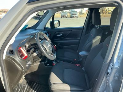 2022 Jeep Renegade - Photo 9