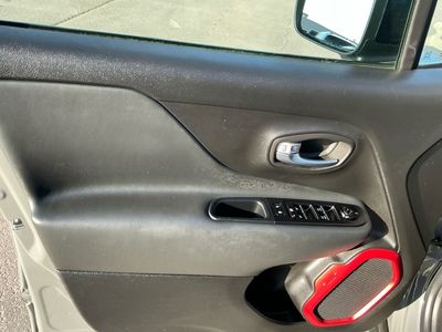 2022 Jeep Renegade - Photo 15
