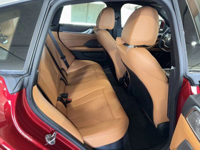 2025 BMW 4 Series — photo 10 view