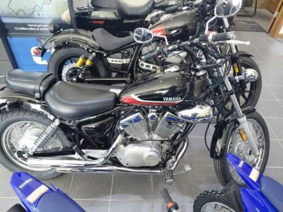 2026 Yamaha V Star 250 — front three-quarter view