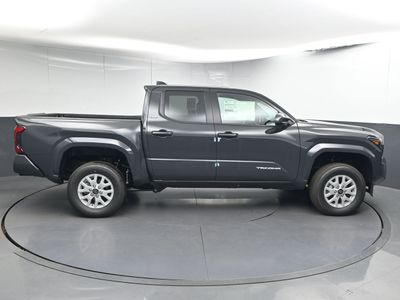 2025 Toyota Tacoma SR5 Truck Double Cab — photo 8 view