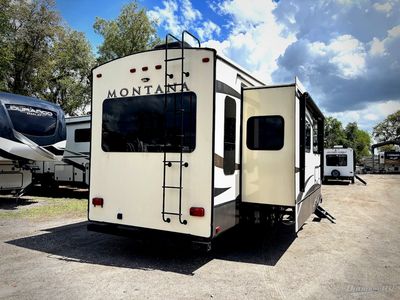 2017 Keystone Montana - Photo 2
