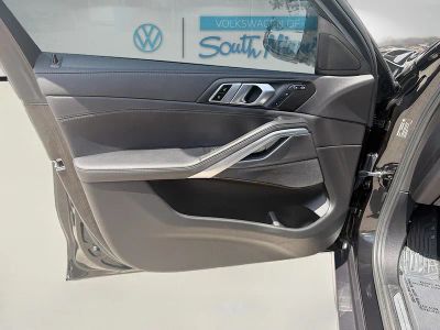 2022 BMW X6 — photo 20 view